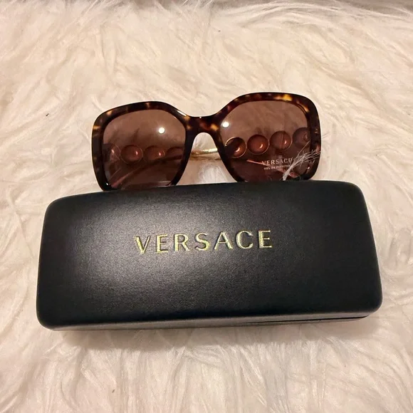 Versace Black Box with Gold Logo - Picture 1 of 4